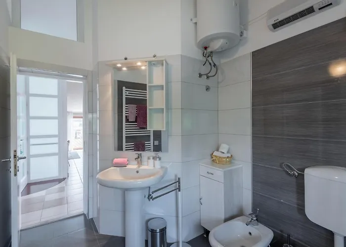 Anna 2 Apartment Pula